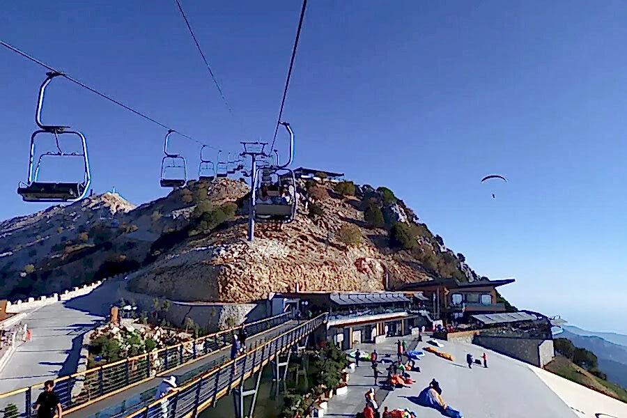 Teleferikle Ölüdeniz’den Babadağ’ın zirvesine çıkın