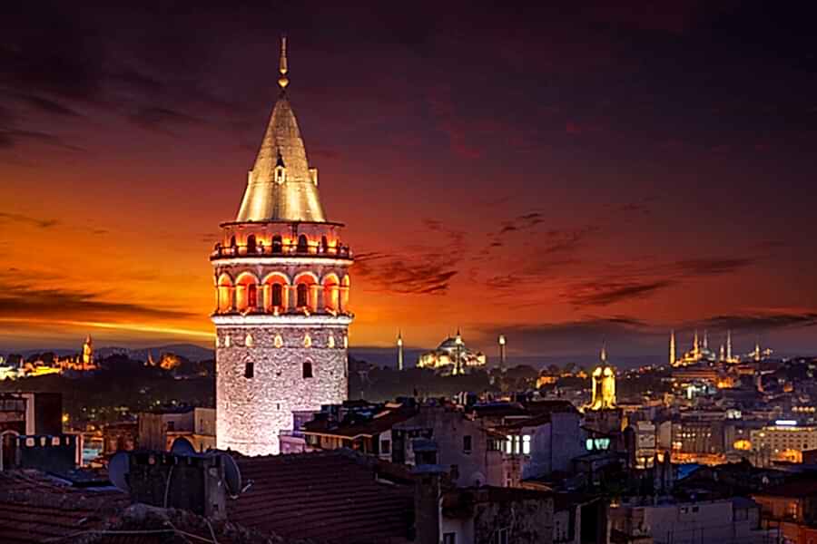 Galata Kulesi’nden İstanbul’u seyredin!